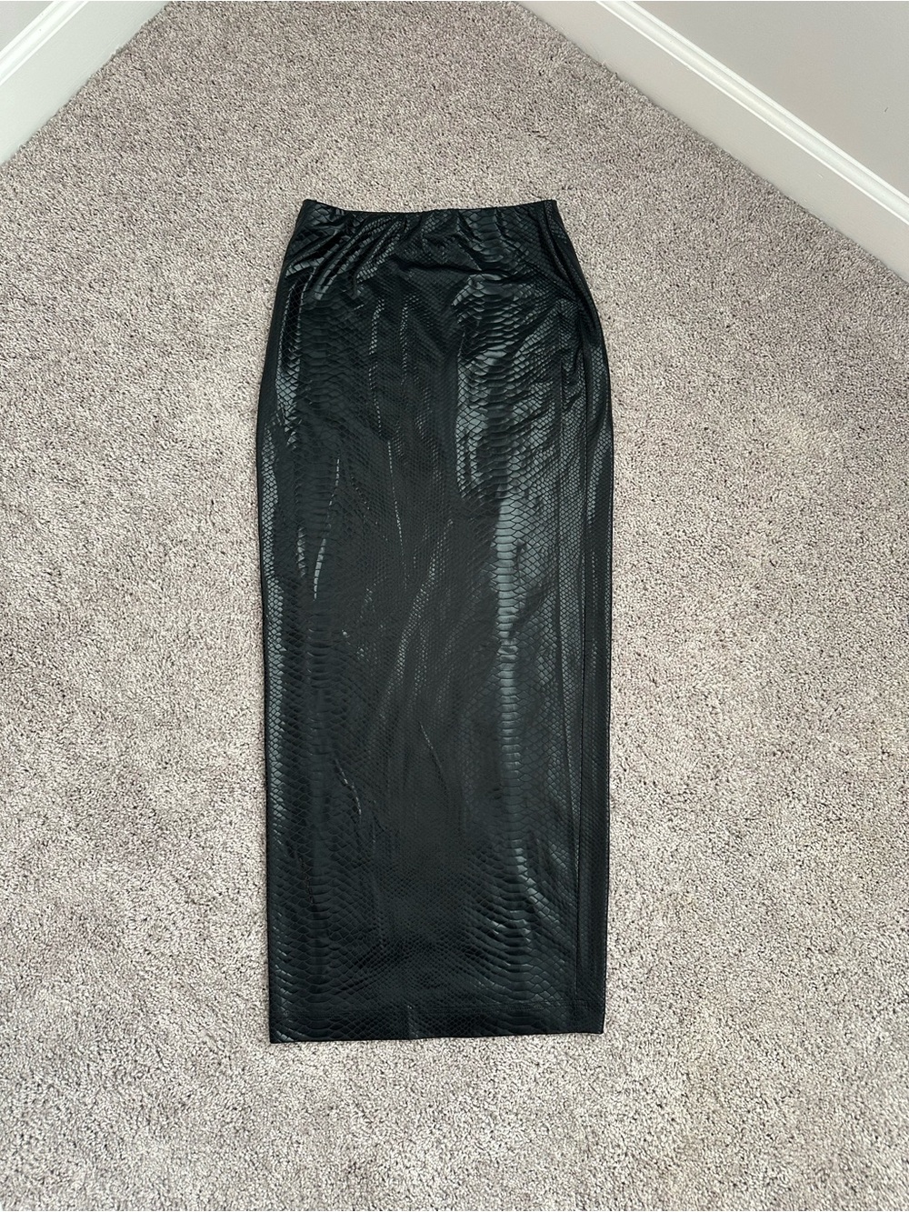 Kim Shui Black Croc Fitted Stretch Skirt